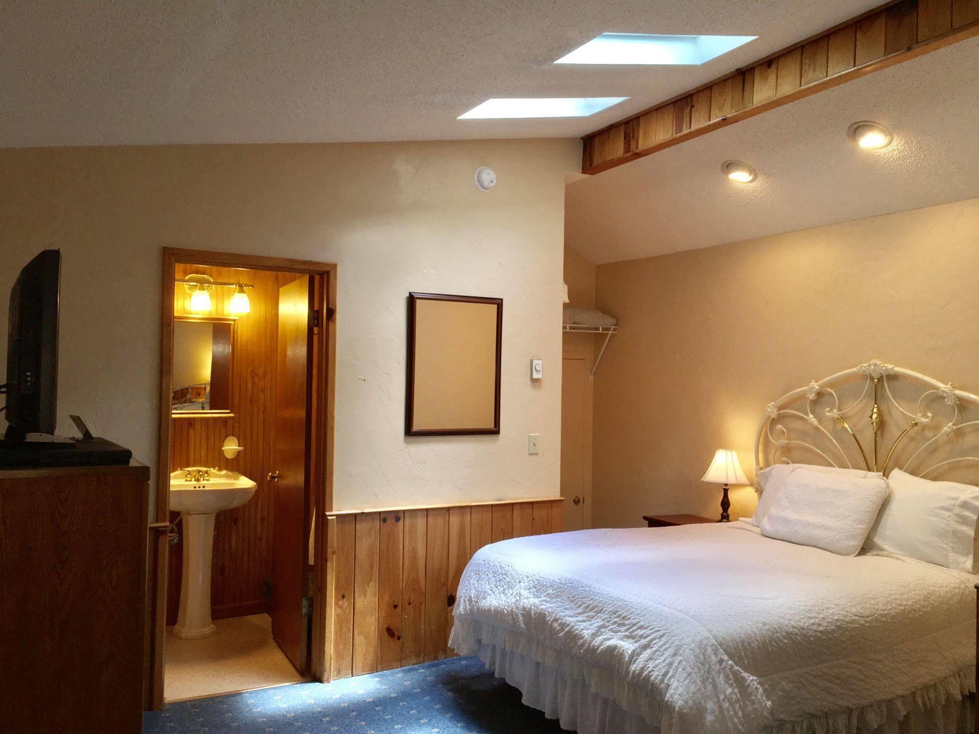 Outpost Inn Highlands Esterno foto